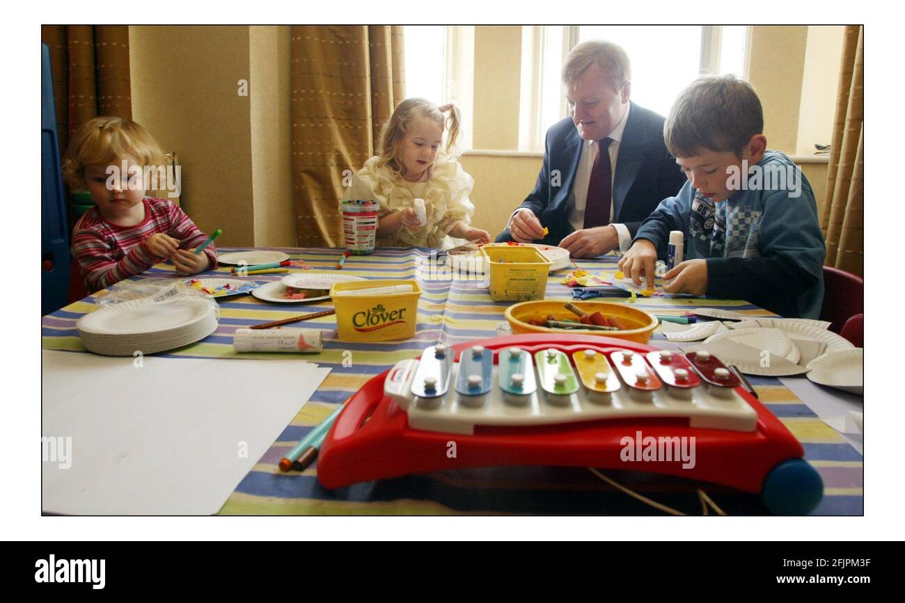 Charles Kennedy photocall in the creche in the Imperial Hotel in Blackpool during the 2005 Liberal Democrats Conference.pic David Sandison 20/9/2005 Stock Photo