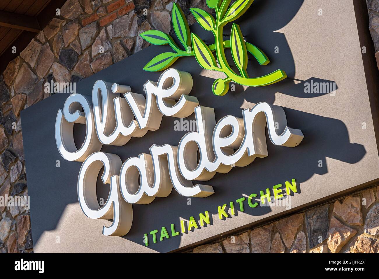 Olive Garden Italian Kitchen, an Italian-American cuisine casual dining restaurant chain and subsidiary of Darden Restaurants, Inc. (USA) Stock Photo