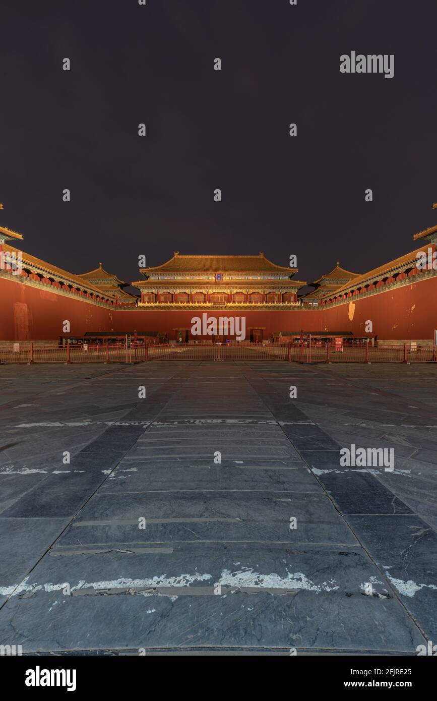 Night view of the Meridian Gate in Forbidden City, Beijing, China Stock ...