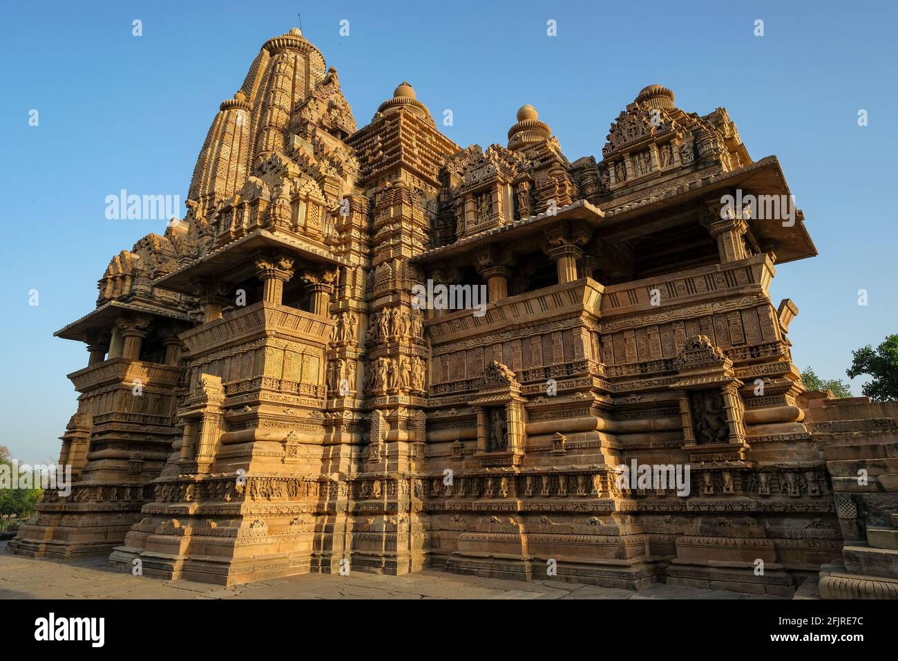 Premium Photo | Erotic temple in khajuraho madhya pradesh india