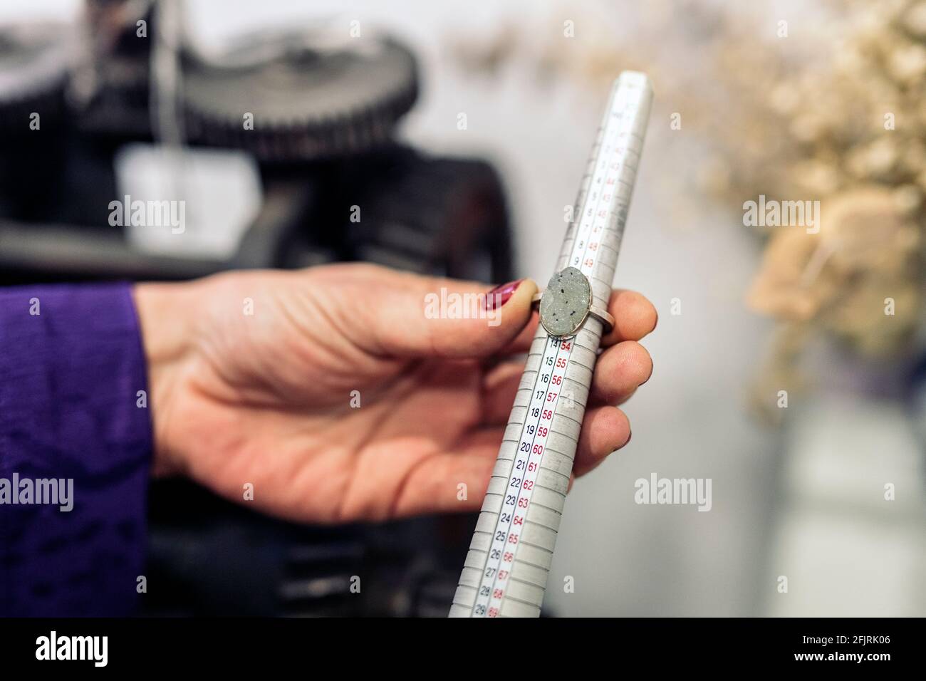 Ring size measuring tool Stock Photo - Alamy