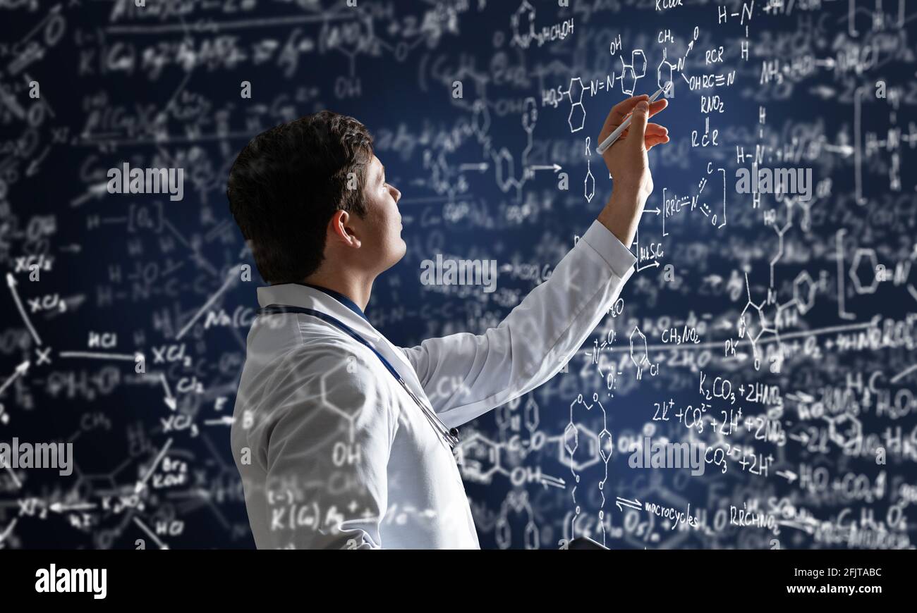 Молодой ученый. Профессор химик. Ученый. Наука ученые. Современные ученые.