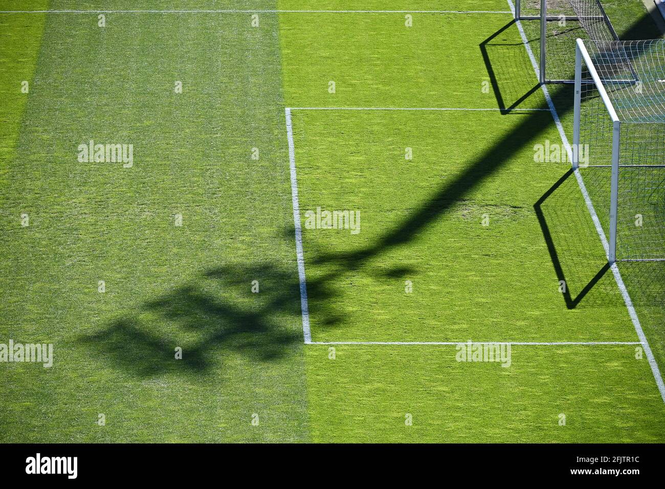 Karlsruhe, Deutschland. 26th Apr, 2021. Shadow of a provisional floodlight pole in the penalty area of the Wildpark Stadium. GES/Football/2. Bundesliga: Karlsruher SC - Erzgebirge Aue, April 26th, 2021 Football/Soccer: 2nd League: Karlsruher SC vs Erzgebirge Aue, Karlsruhe, April 26, 2021 | usage worldwide Credit: dpa/Alamy Live News Stock Photo