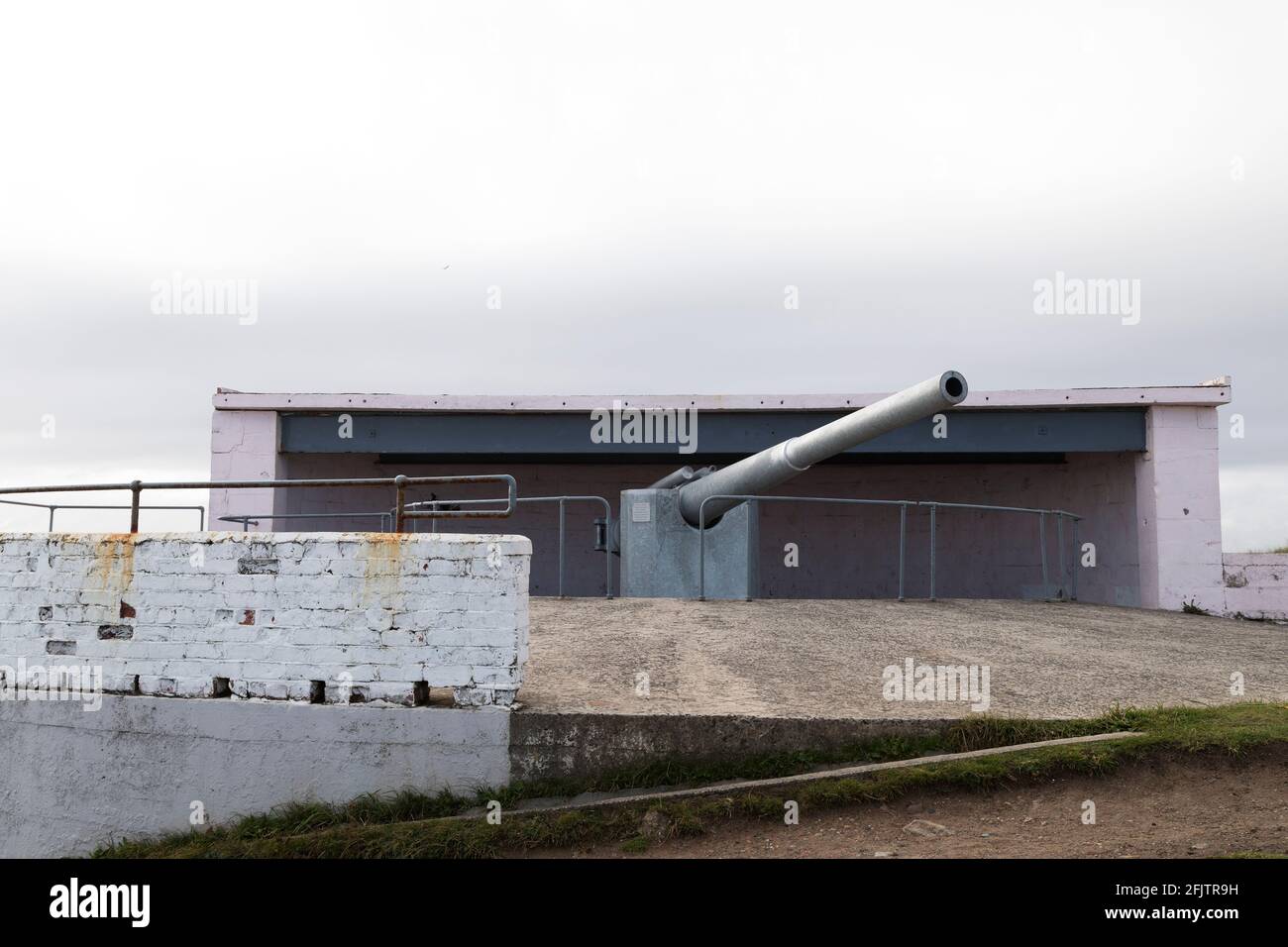 Blyth Battery in Northumberland, England. The historic place of interest  has replica Mk VII-inch naval guns Stock Photo - Alamy