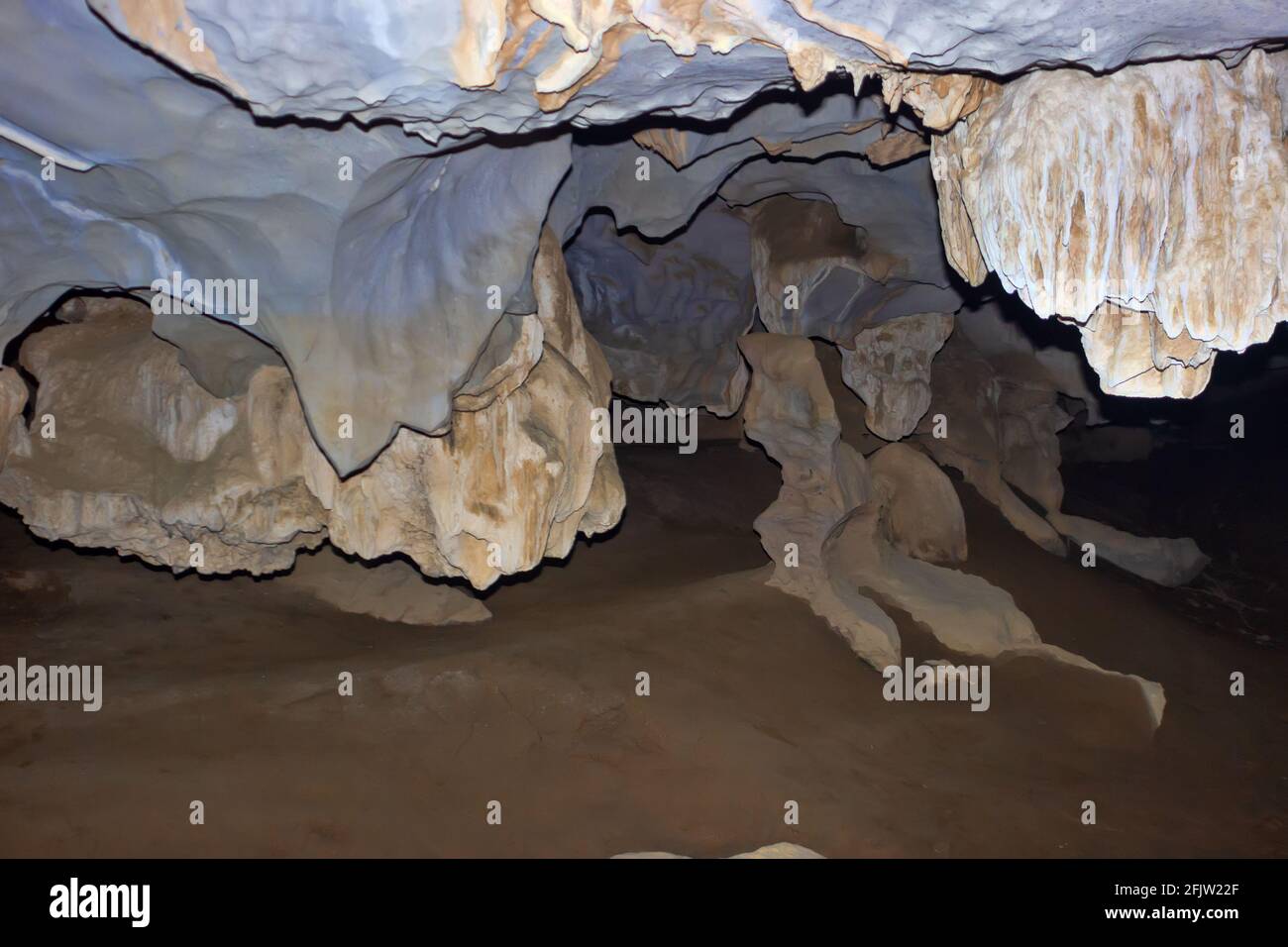 Geology swallow hole hires stock photography and images Alamy