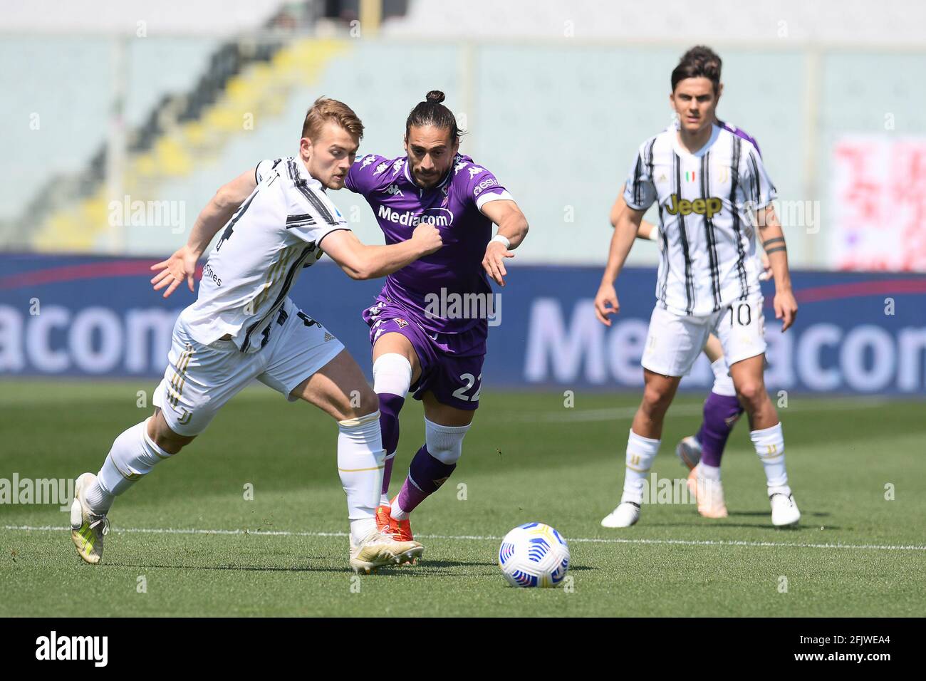 Florence, Italy. 25th Apr, 2021. Matthijs de Ligt (L) of FC Juventus and Martin Caceres (C) of ACF Fiorentina during the Serie A match between ACF Fiorentina and FC Juventus at Stadio Artemio Franchi, Florence, Italy on 25 April 2021. (Photo by Roberto Ramaccia/INA Photo Agency) Credit: Sipa USA/Alamy Live News Stock Photo