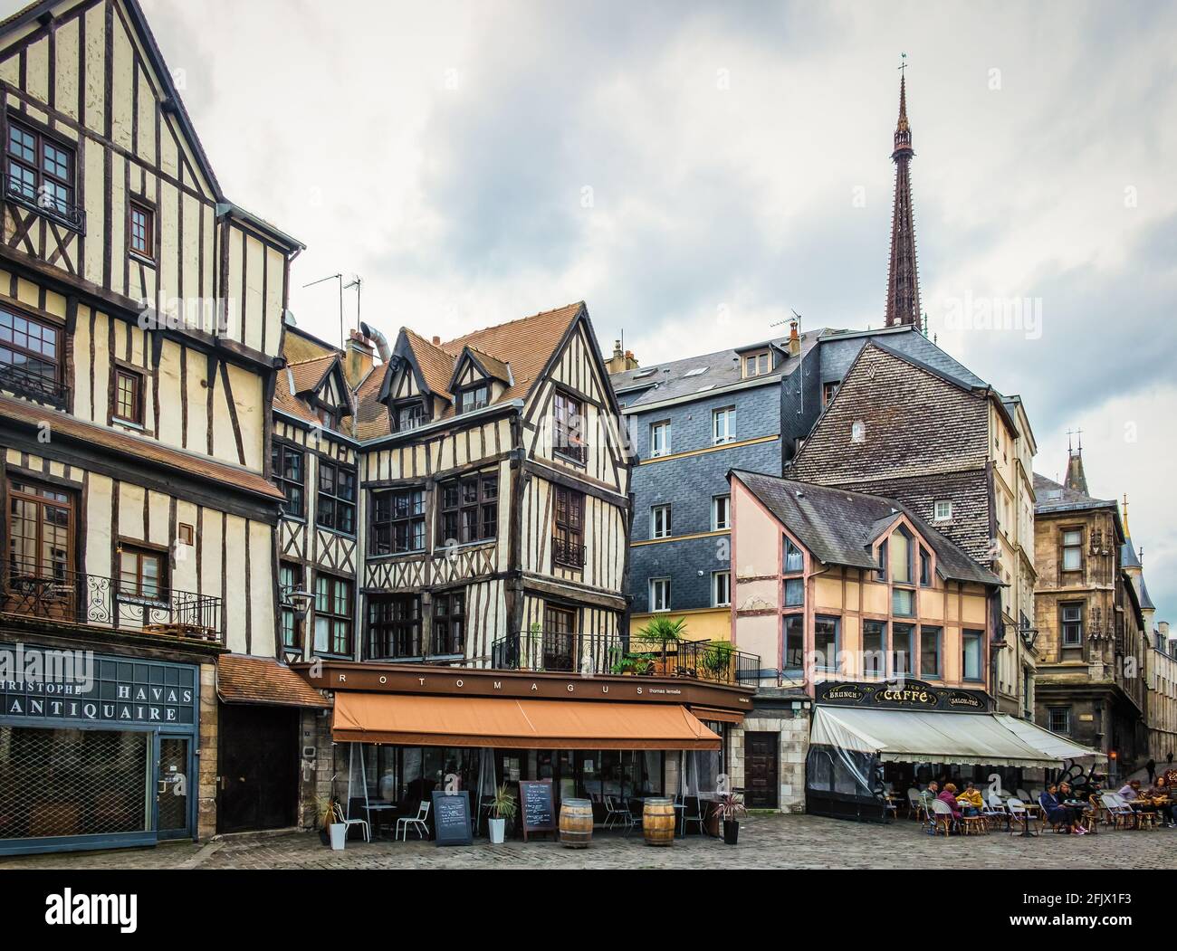 Half timber houses in rouen hi-res stock photography and images - Alamy