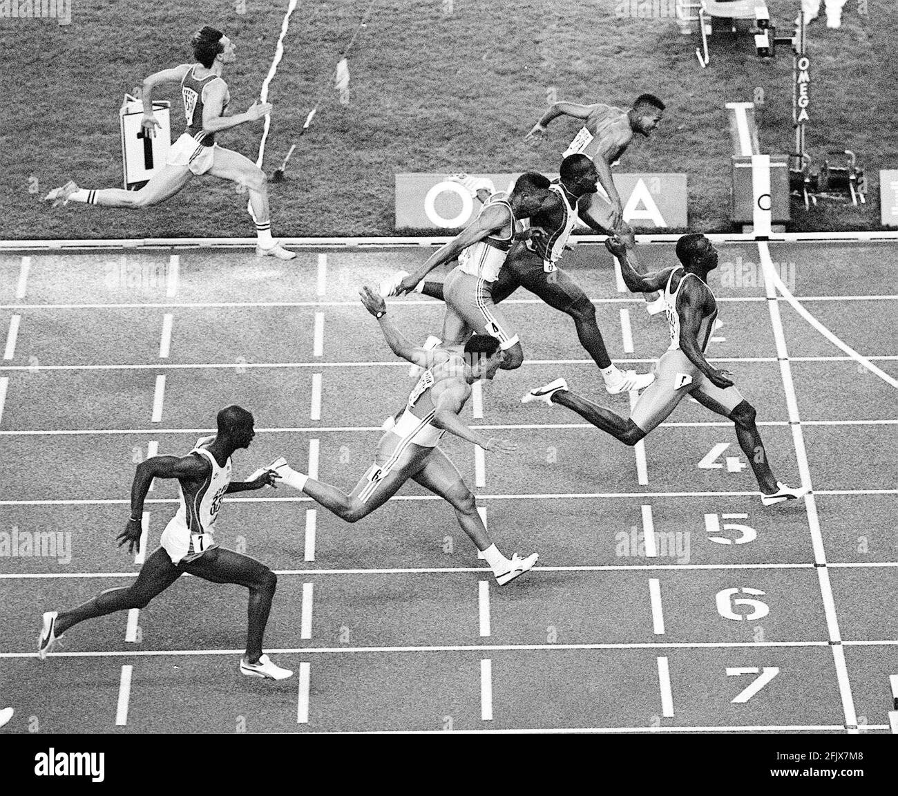 LINFORD CHRISTIE WINS THE 100m FINAL IN BARCELONA 1992 PICTURE DAVID ASHDOWN Stock Photo