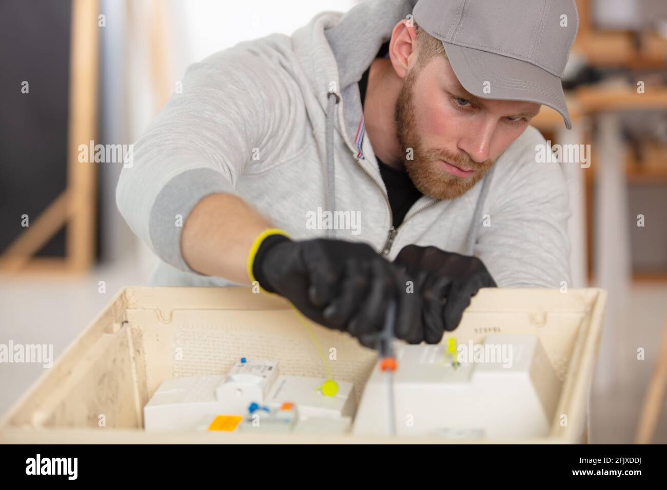 Circuit breaker test hires stock photography and images Alamy