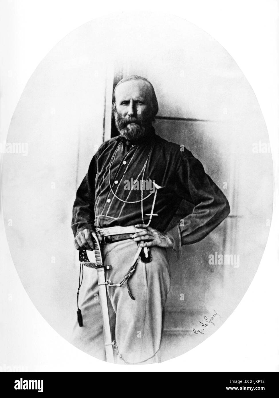 1860 , Palermo , Sicily , Italy  : The italian hero of Two Worlds , politician and army General   GIUSEPPE  GARIBALDI  ( 1807 -  1882 ). Portrait by Gustave le Gray . -  ritratto - RISORGIMENTO - RISORGIMENTALE - Unità d' Italia - EROE DEI DUE MONDI - sword - spada - divisa militare  uniforme - camicia rossa - camicie rosse - beard - barba - military uniform   ----  Archivio GBB Stock Photo