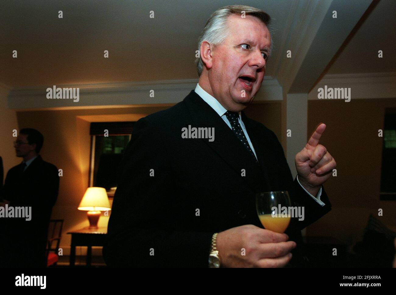 STEVEN NORRIS AT A CAMPAIGN MEETING BEFORE FINDING OUT IF HE IS TO BE REINSTATED AS THE TORY CANDIDATE FOR MAYOR OF LONDON Stock Photo