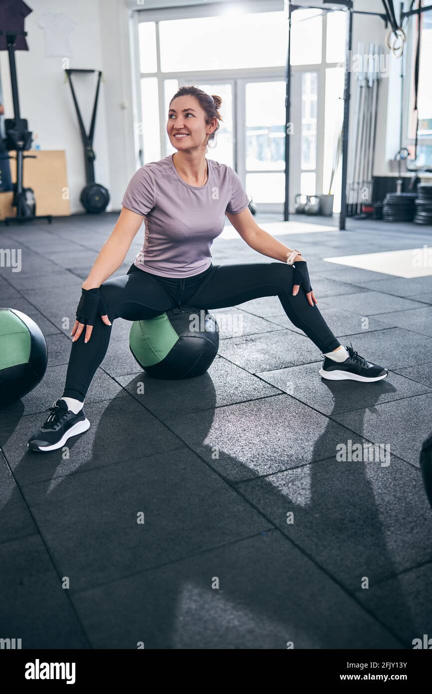 Seated exercise hi-res stock photography and images - Alamy