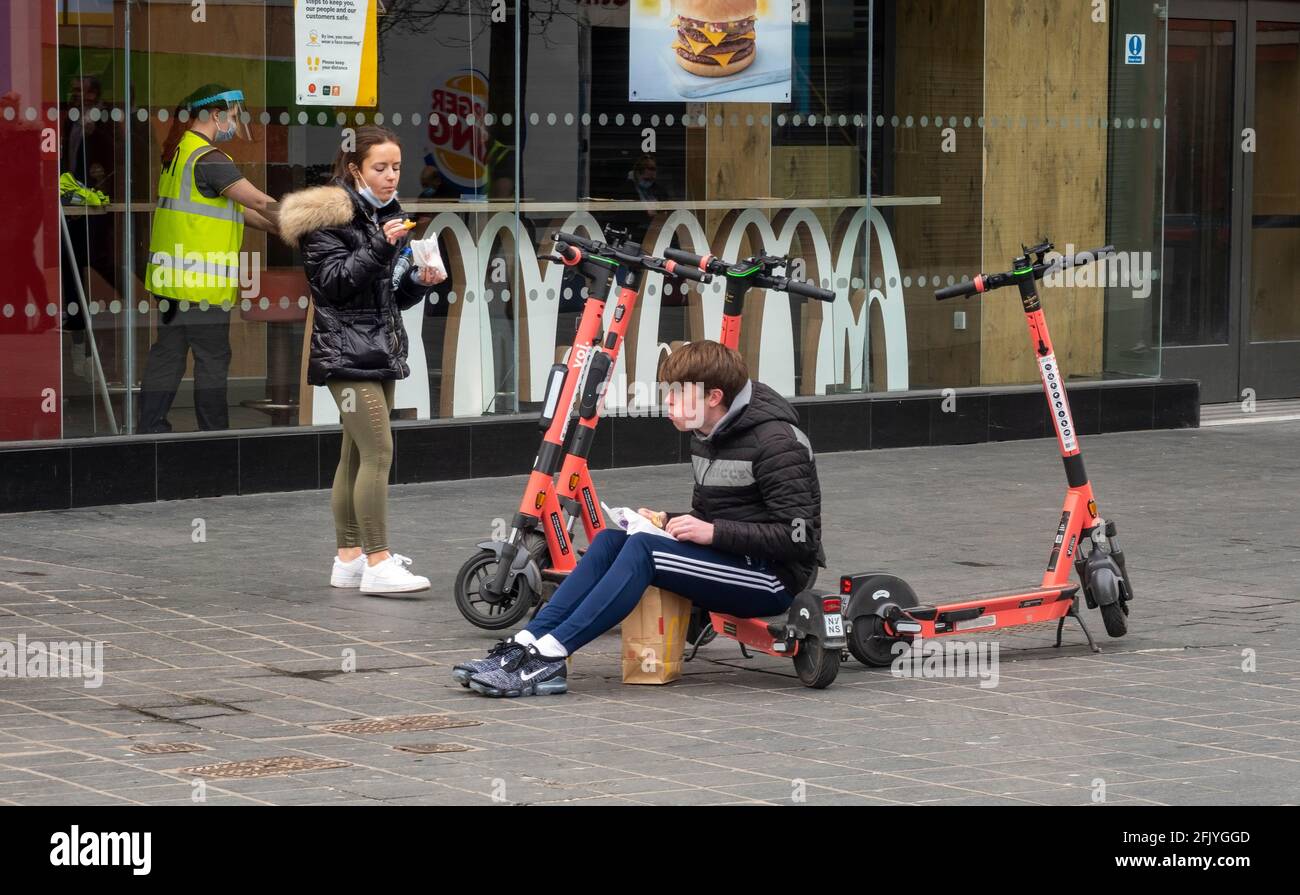 Outside Mcdonalds High Resolution Stock Photography And Images Alamy