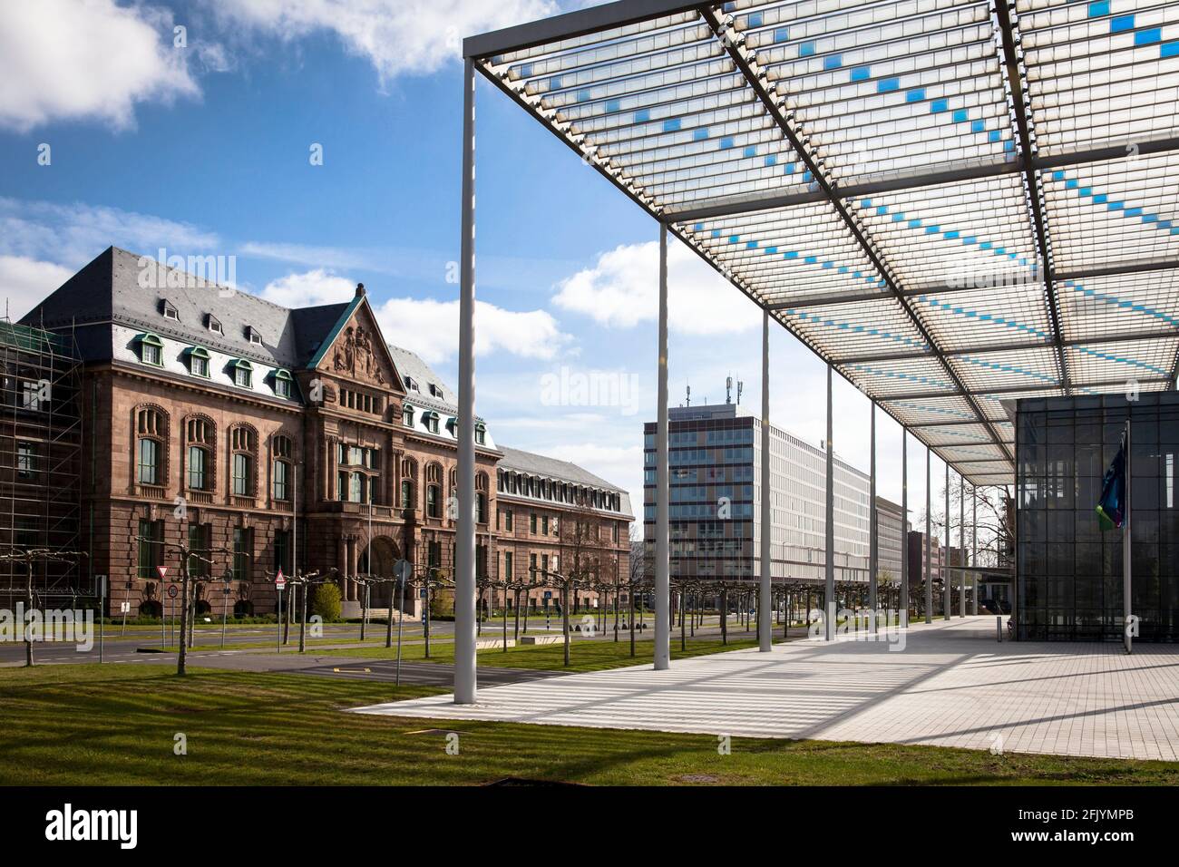 the old Bayer AG headquarters building on Kaiser-Wilhelm-Allee, on the right the pergola of the new headquarters, Leverkusen, North Rhine-Westphalia, Stock Photo