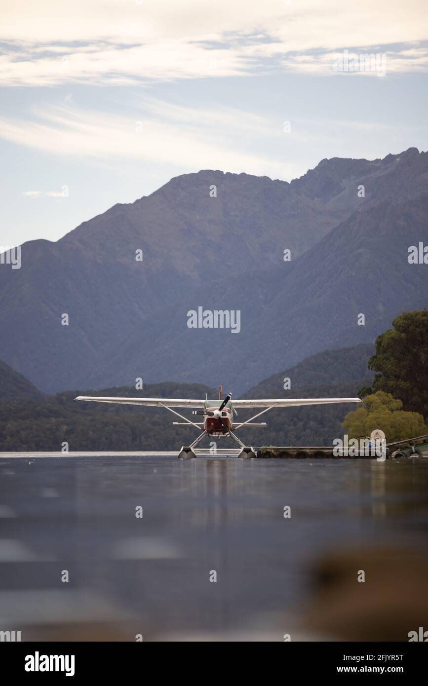 Float plane new zealand hires stock photography and images Alamy