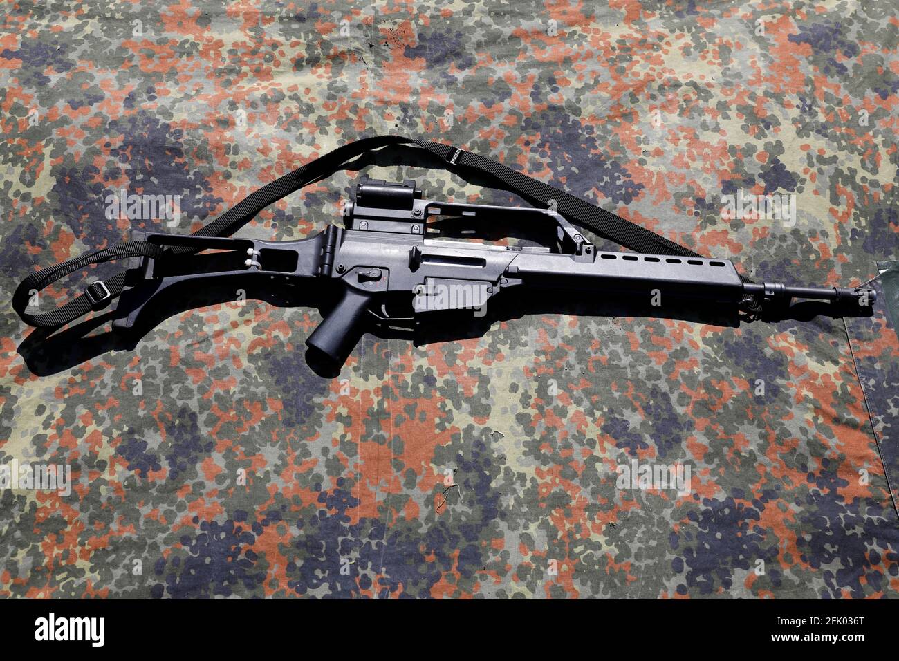 Rifle model hi-res stock photography and images - Alamy
