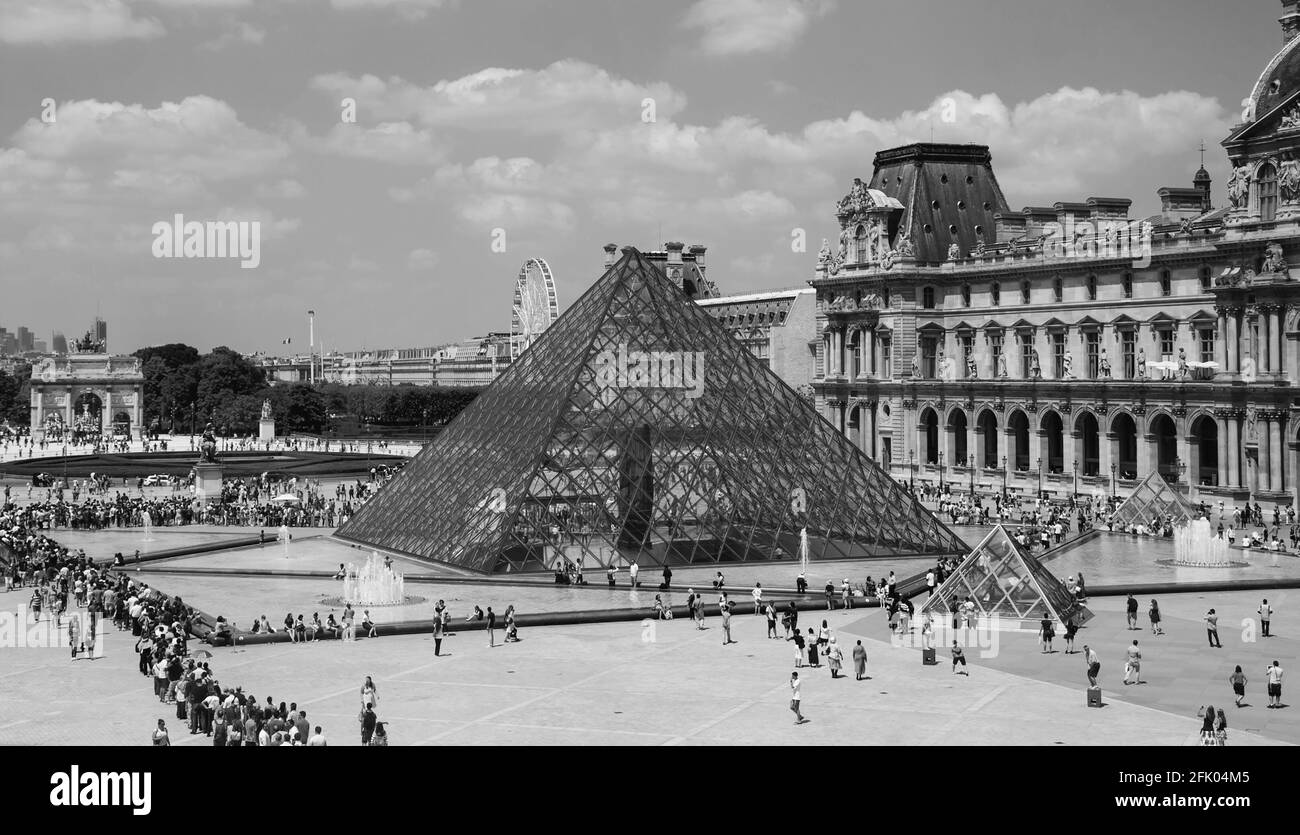 Louvre museum collections Black and White Stock Photos &amp; Images - Alamy