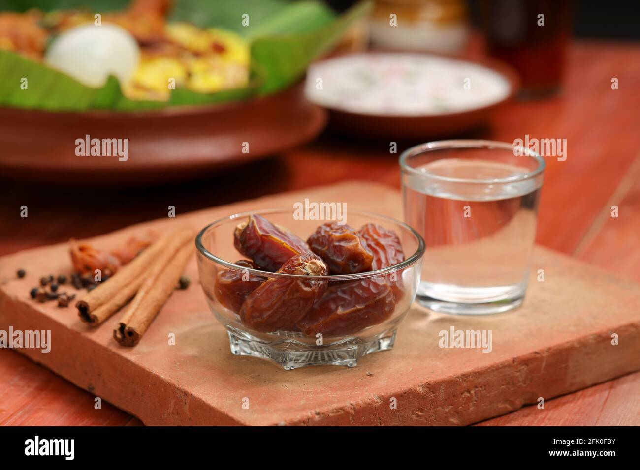 Bowl of water side on hi-res stock photography and images - Page 2 - Alamy