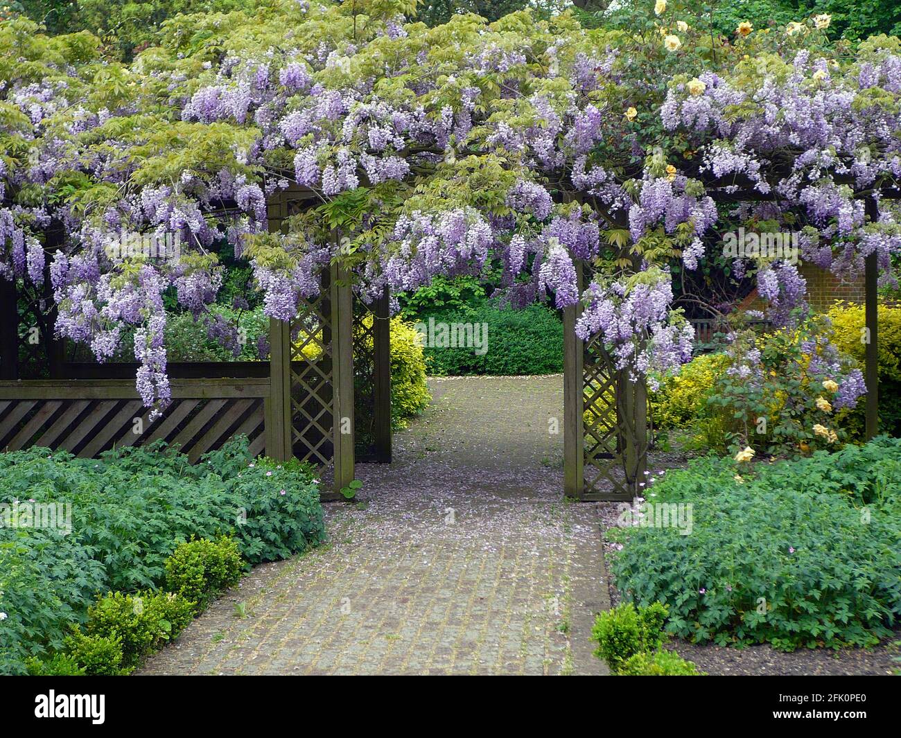 Old Traditional English Garden Stock Photo Alamy