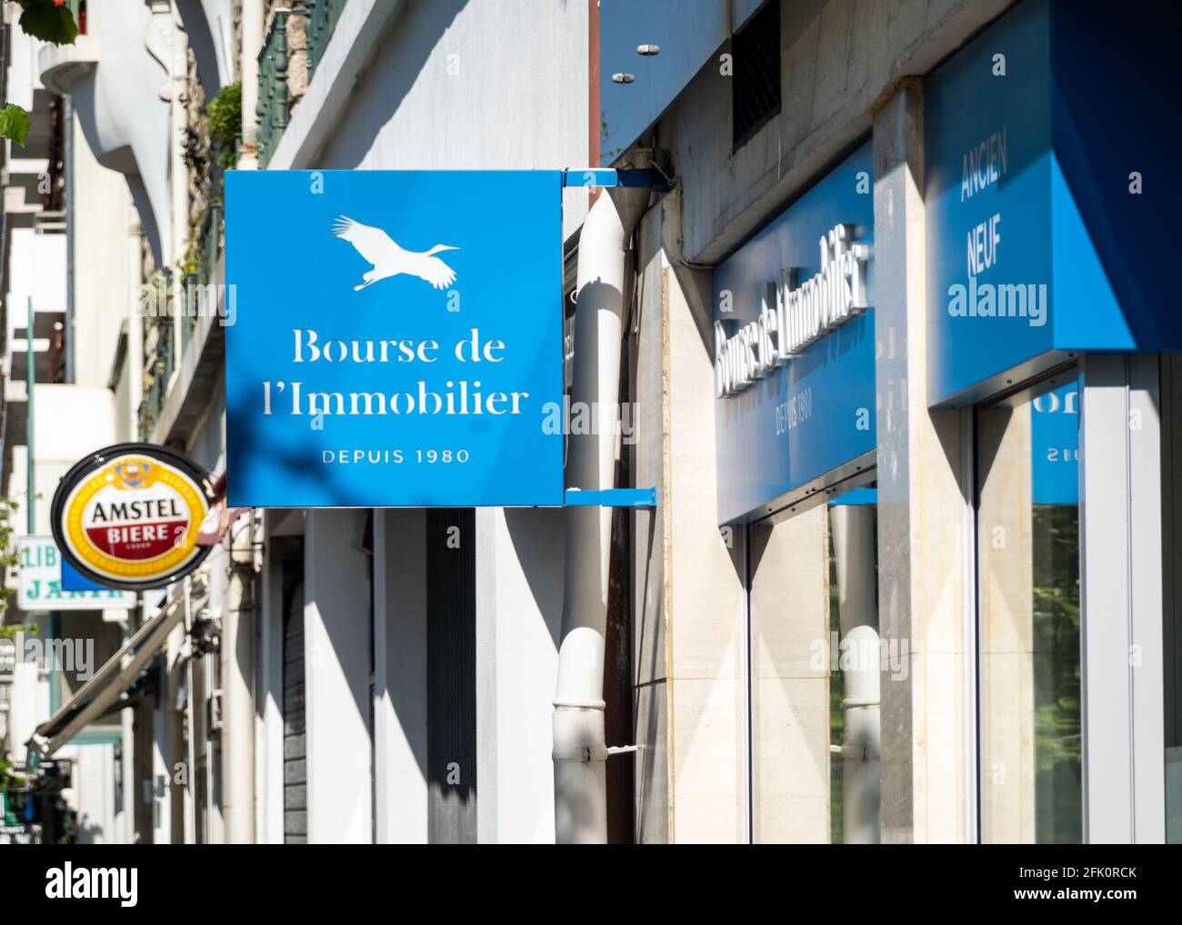 Real estate brokerage logo hires stock photography and images Alamy