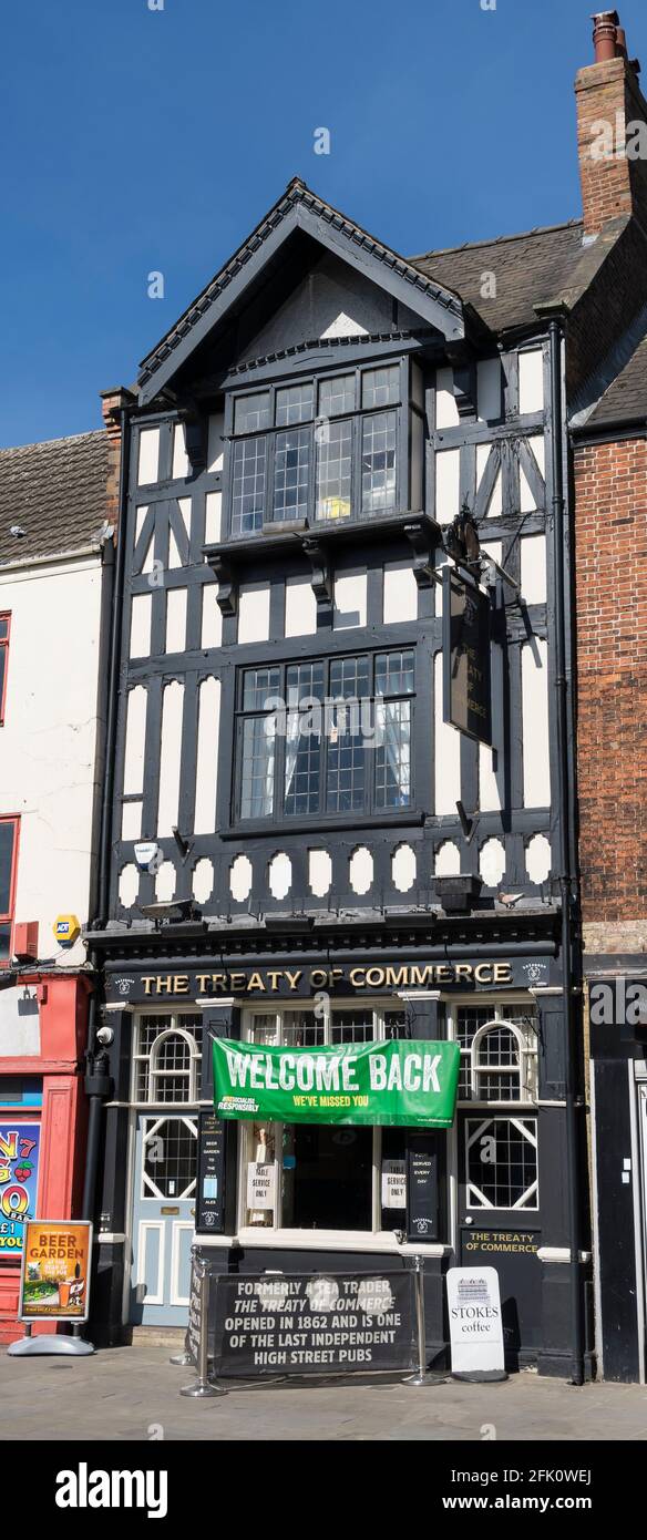 The Treaty OF Commerce public house, High Street, Lincoln, Lincolnshire Stock Photo