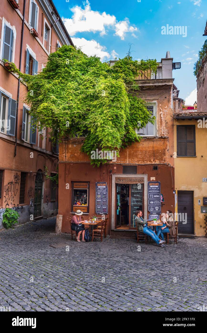 Traditional restaurant in Piazza della Scala square, Quartiere Trastevere,  Rome, Lazio, Italy, Europe Stock Photo - Alamy