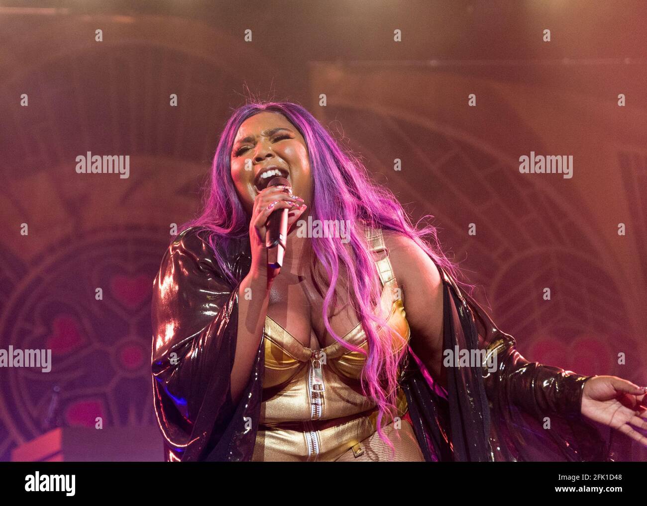 Houston, USA. 04th Oct, 2019. Lizzo performs at a sold out Revention Center in Houston, Texas on October 04, 2019. Lizzo will celebrate her 33rd birthday on April 27, 2021. (Photo by Jennifer Lake/Sipa USA) Credit: Sipa USA/Alamy Live News Stock Photo