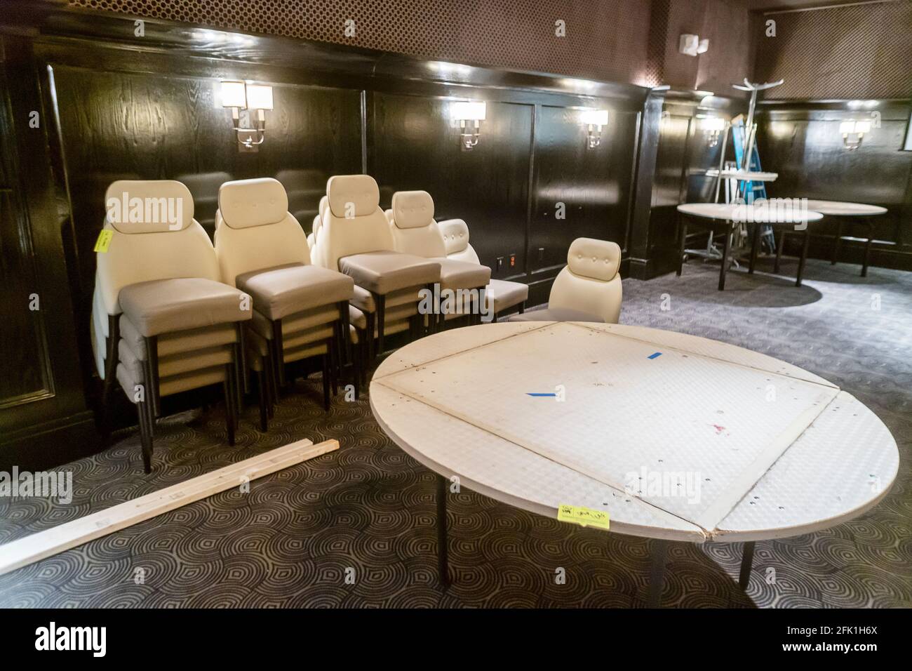 Closing Del Posto restaurant auction in the Chelsea neighborhood of New