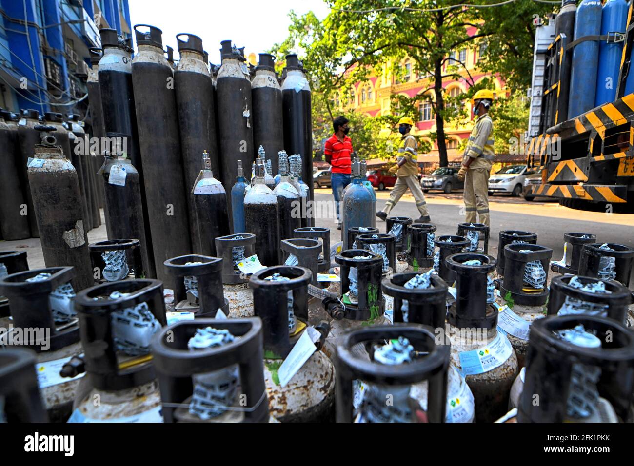 Loading cylinders hi-res stock photography and images - Alamy