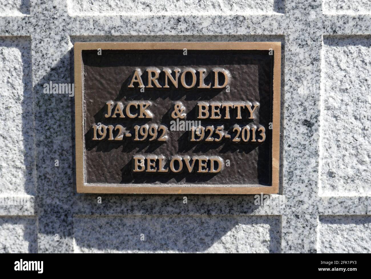 Los Angeles, California, USA 26th April 2021 A general view of atmosphere of director Jack Arnold's grave at Pierce Brothers Westwood Village Memorial Park on April 26, 2020 in Los Angeles, California, USA. He directed many movies including The Creature From The Black Lagoon, The Incredible Shrinking Man, Tarantula, Revenge of the Creature, It Came From Outer Space. Photo by Barry King/Alamy Stock Photo Stock Photo
