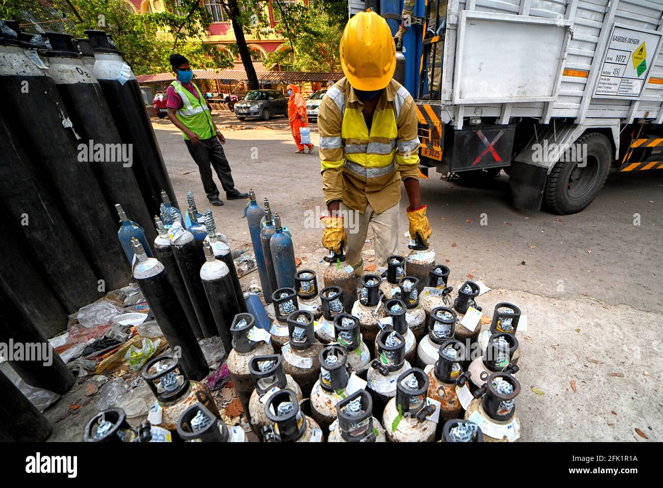 Loading cylinders hi-res stock photography and images - Alamy