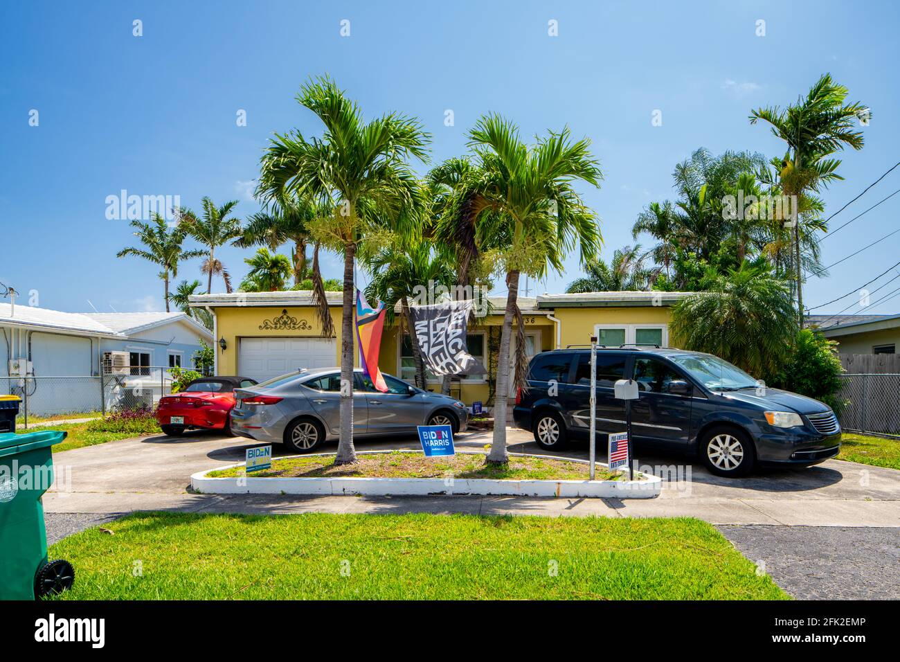 Duplex homes hires stock photography and images Alamy