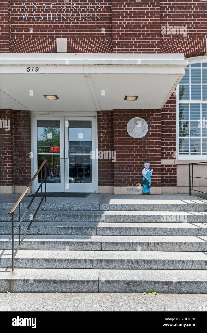 The entrance to the Anacortes Post Office in Anacortes, Washington