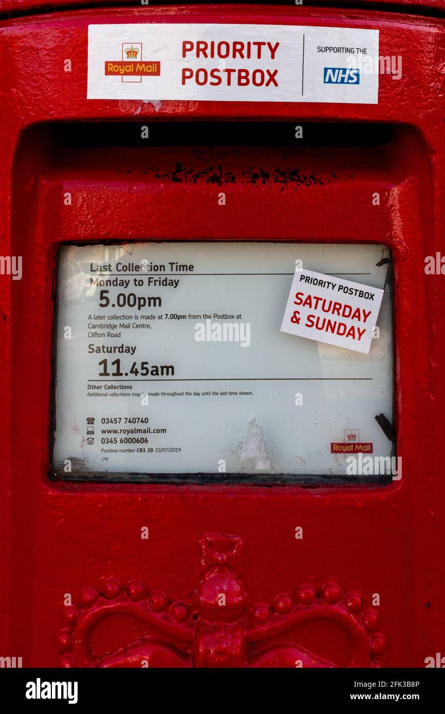 Red post box collection time hires stock photography and images Alamy
