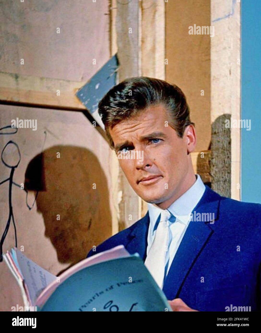Roger Moore The Saint 1962 Stock Photo Alamy