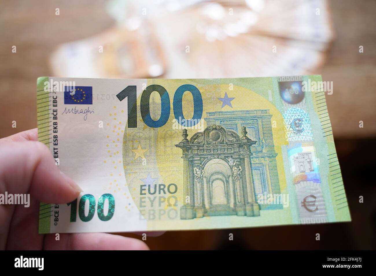 100 euro note hi-res stock photography and images - Alamy