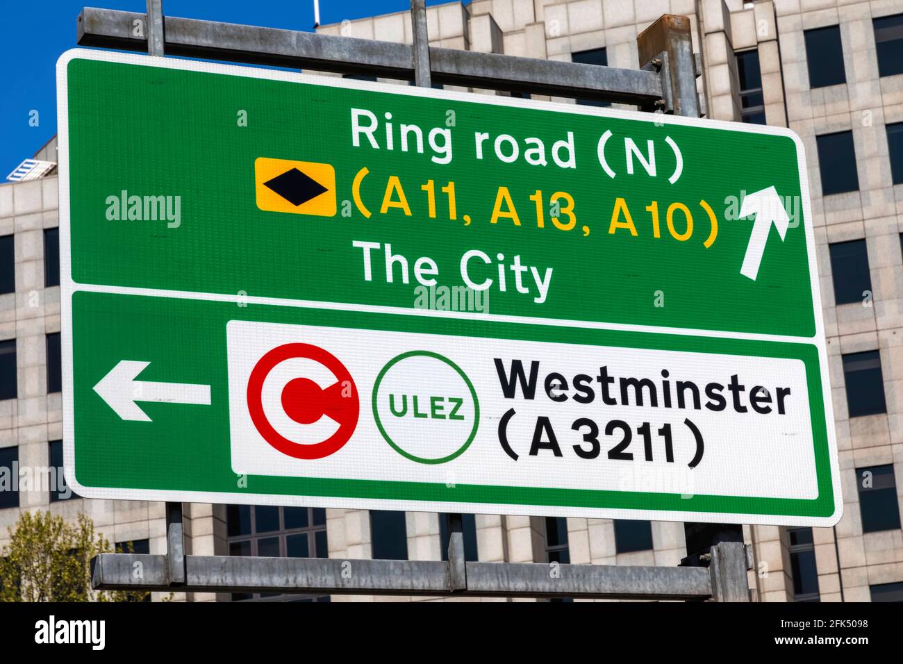 England, London, Ring Road Sign Indicating Congestion and ULEZ Zones *** Local Caption ***  UK,United Kingdom,Great Britain,Britain,British,English,En Stock Photo