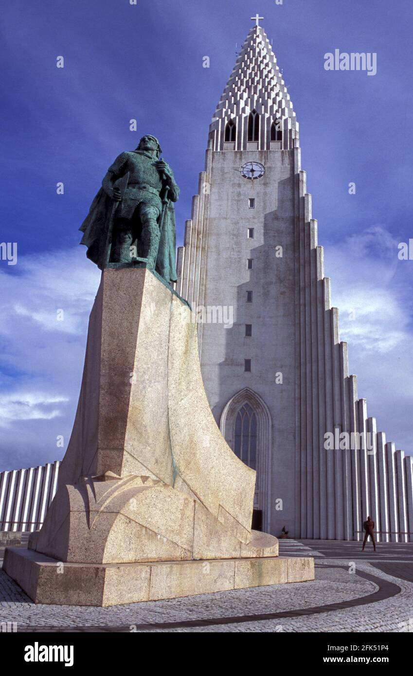 Europe, North Atlantic, Iceland, Reykjavik, Leif Eriksson Statue, Church, Hallgrimskirkja , Stock Photo