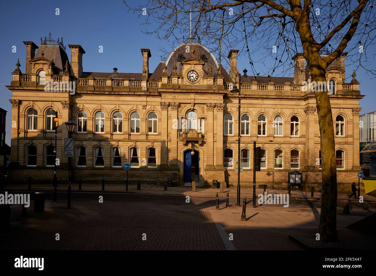 Wolverhampton renaissance style old Town Hall in North Street, Grade II listed building by Ernest Bates now Black County Magistrates Court Stock Photo