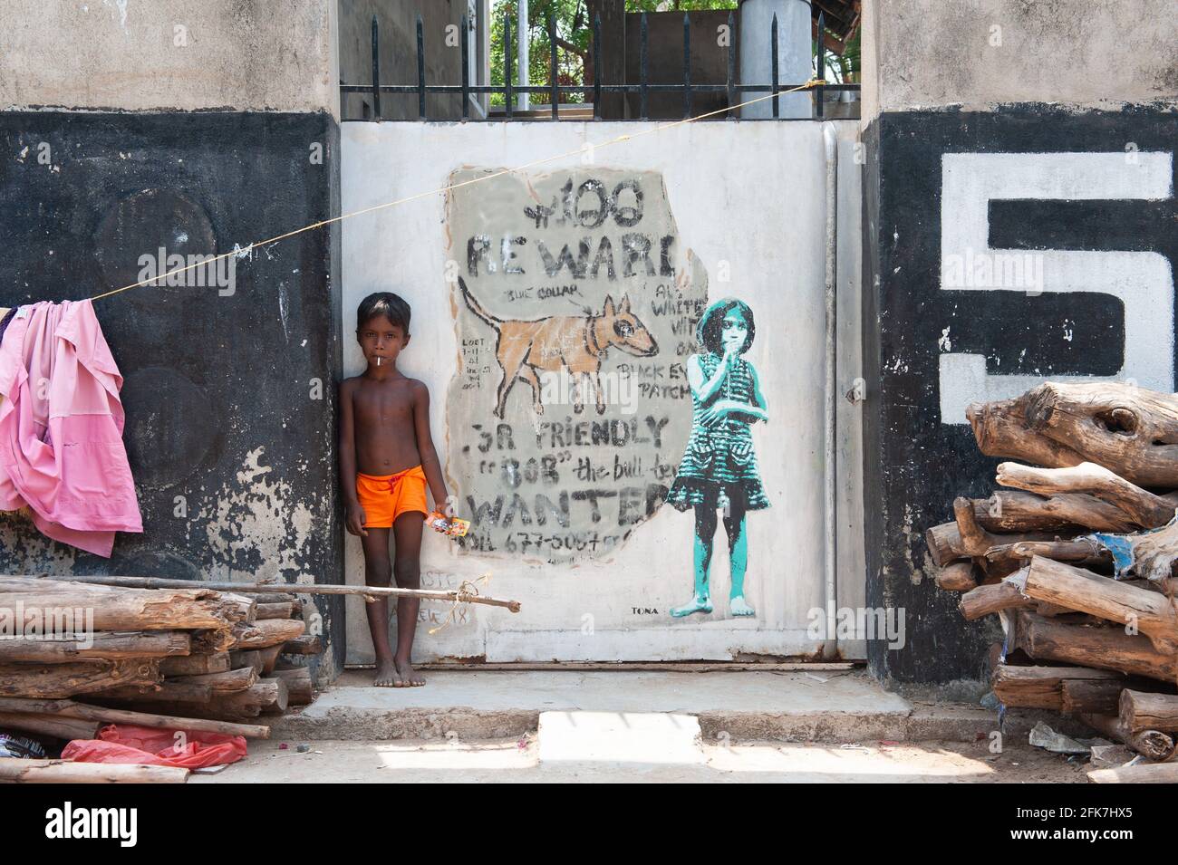 PONDICHERRY, INDIA - April 2021: Graffiti made by street artists Tona and  Aurèle Lost Dog together Stock Photo - Alamy