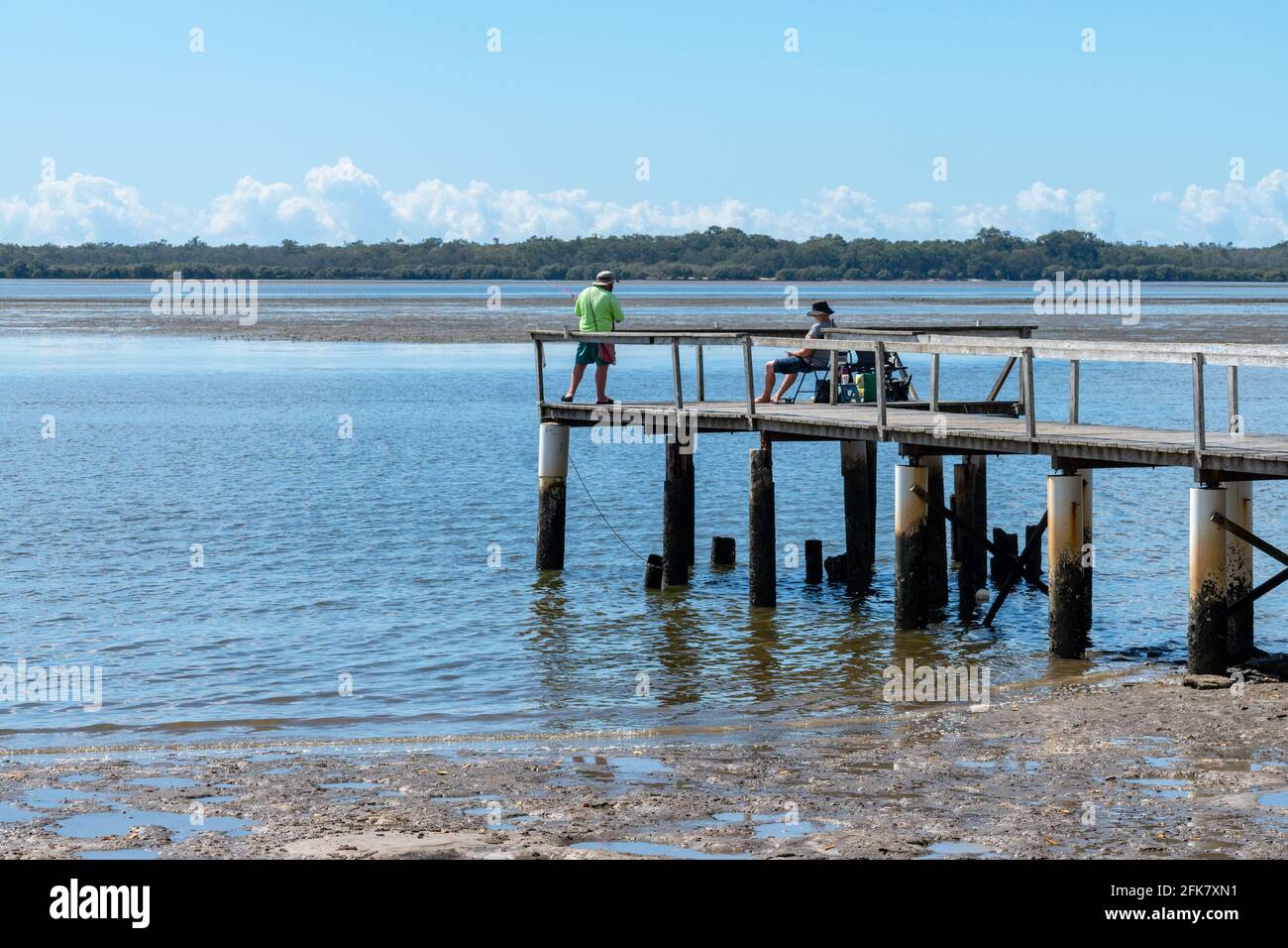 Man fishing on pumicestone passage hires stock photography and images Alamy