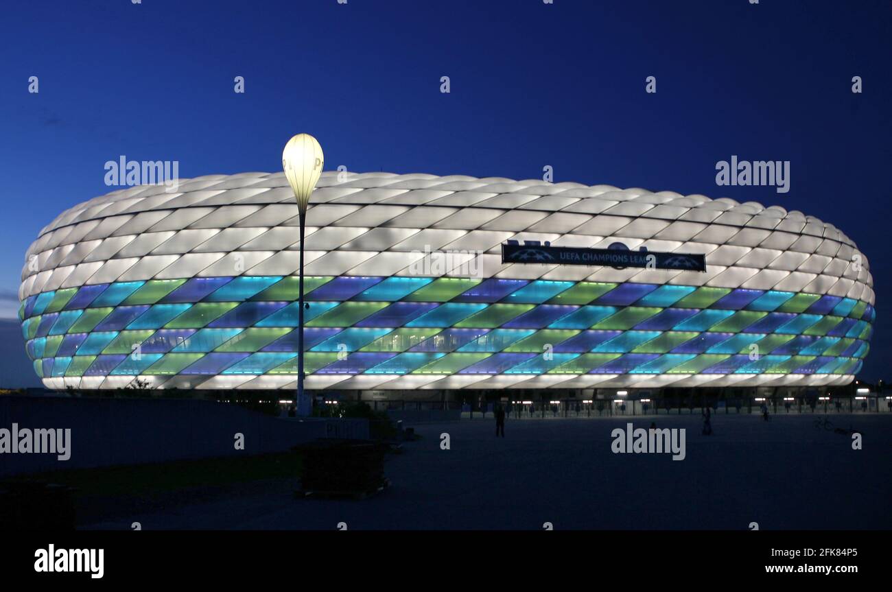 Stadion Allianz Arena in Muenchen Froettmaning for the UEFA Euro 2020 / 2021 football European Championship Football Stadium from FC Bayern Munich © diebilderwelt / Alamy Stock Stock Photo