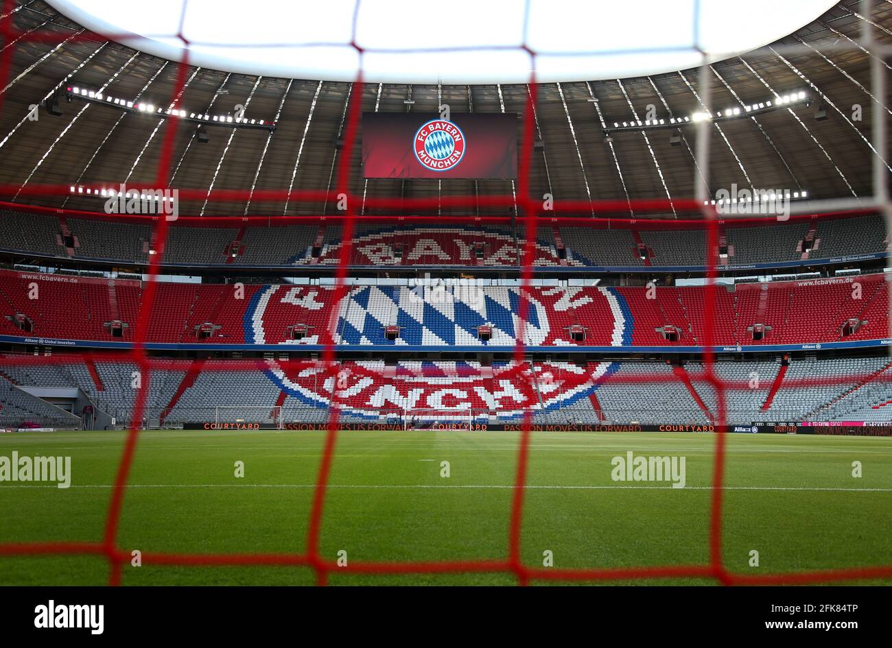 Stadion Allianz Arena in Muenchen Froettmaning for the UEFA Euro 2020 / 2021 football European Championship Football Stadium from FC Bayern Munich © diebilderwelt / Alamy Stock Stock Photo