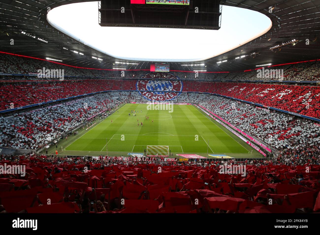 Stadion Allianz Arena in Muenchen Froettmaning for the UEFA Euro 2020 / 2021 football European Championship Football Stadium from FC Bayern Munich © diebilderwelt / Alamy Stock Stock Photo