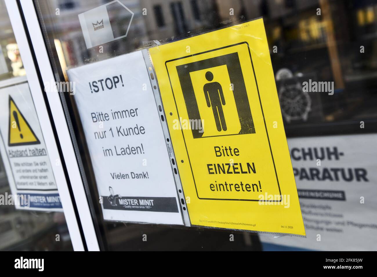 Hygiene regeln hires stock photography and images Alamy