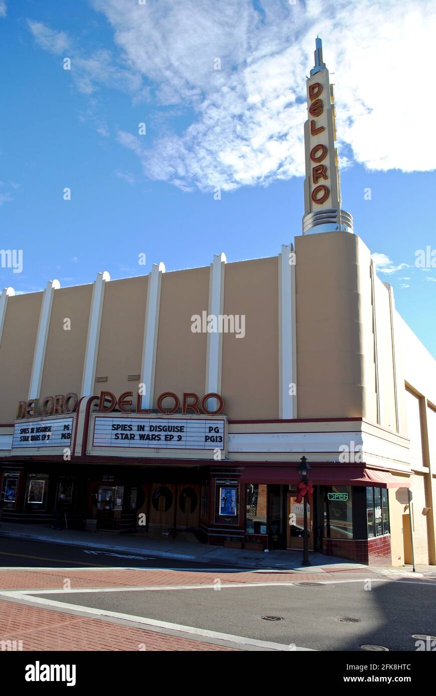 Grass Valley, California: Del Oro Theatre in a gold rush town. 'Oro’ is Spanish for gold. Art Moderne cinema theater built in 1942 by United Artists. Stock Photo
