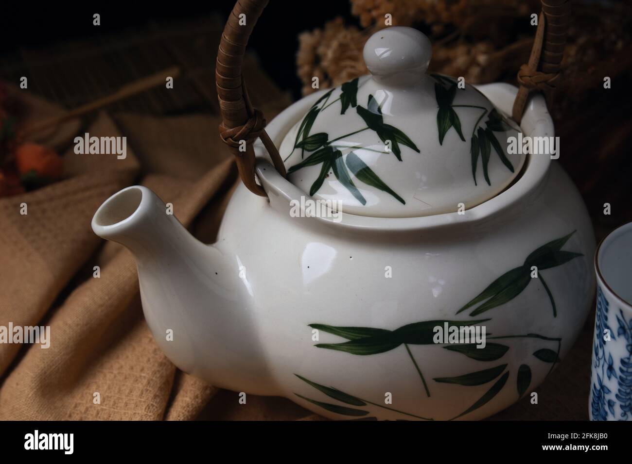 The porcelain teapot and cups Stock Photo Alamy