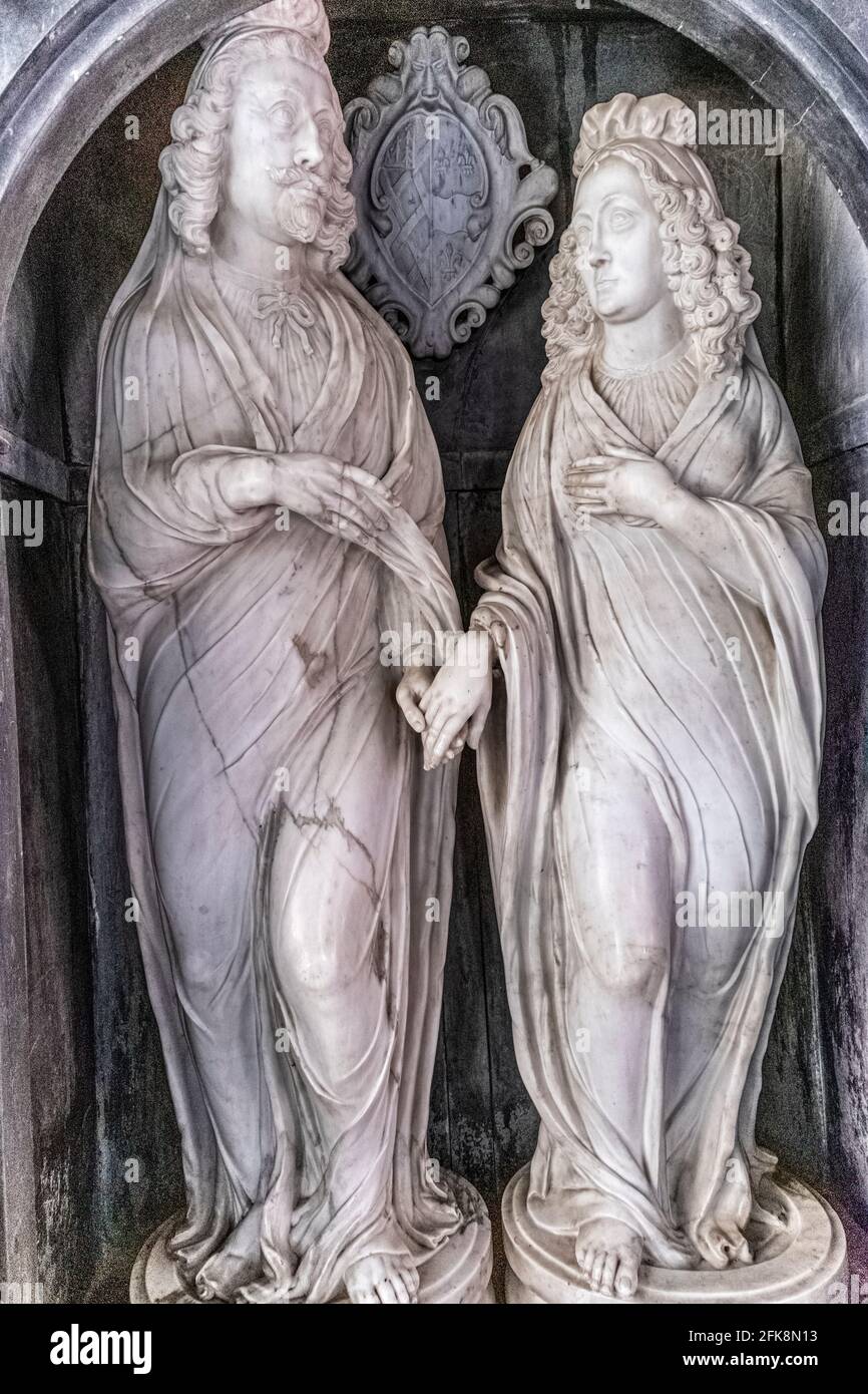 Marble monument by Joshua Marshal to Edward Noel, Viscount Camden (d. 1645) and his lady Juliana Hicks (d. 1680) in Chipping Campden church Glos. UK Stock Photo