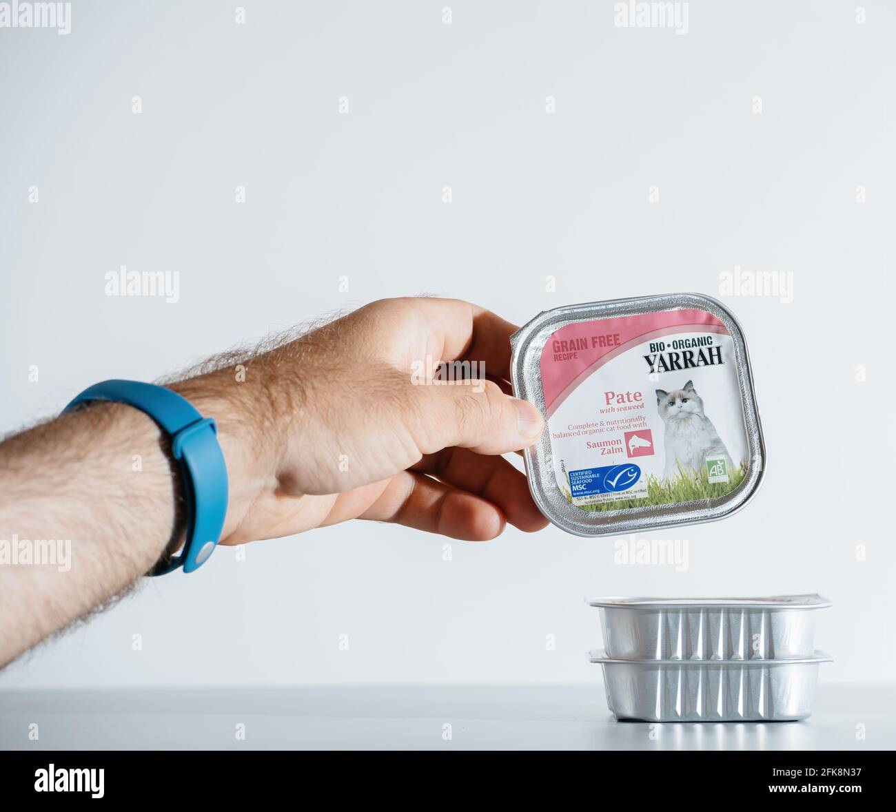 showing package of bio organic cat food manufactured by Yarrah Stock