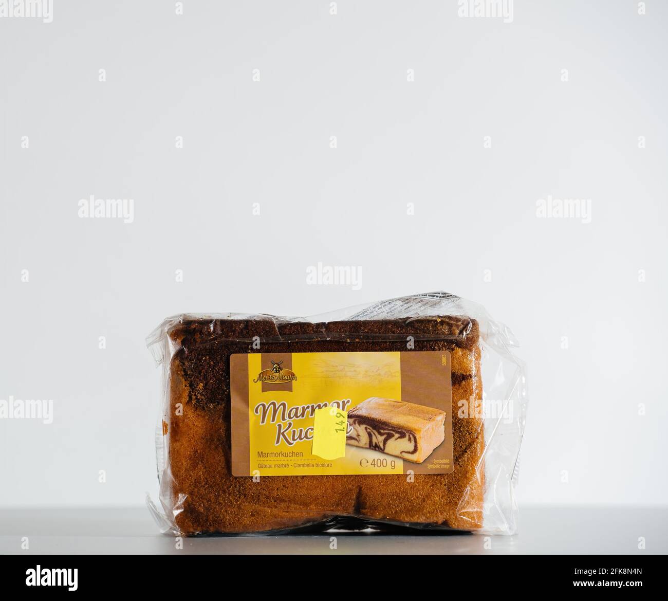 Cake Packaging High Resolution Stock Photography And Images Alamy Cake Packaging High Resolution Stock Photography And Images Alamy